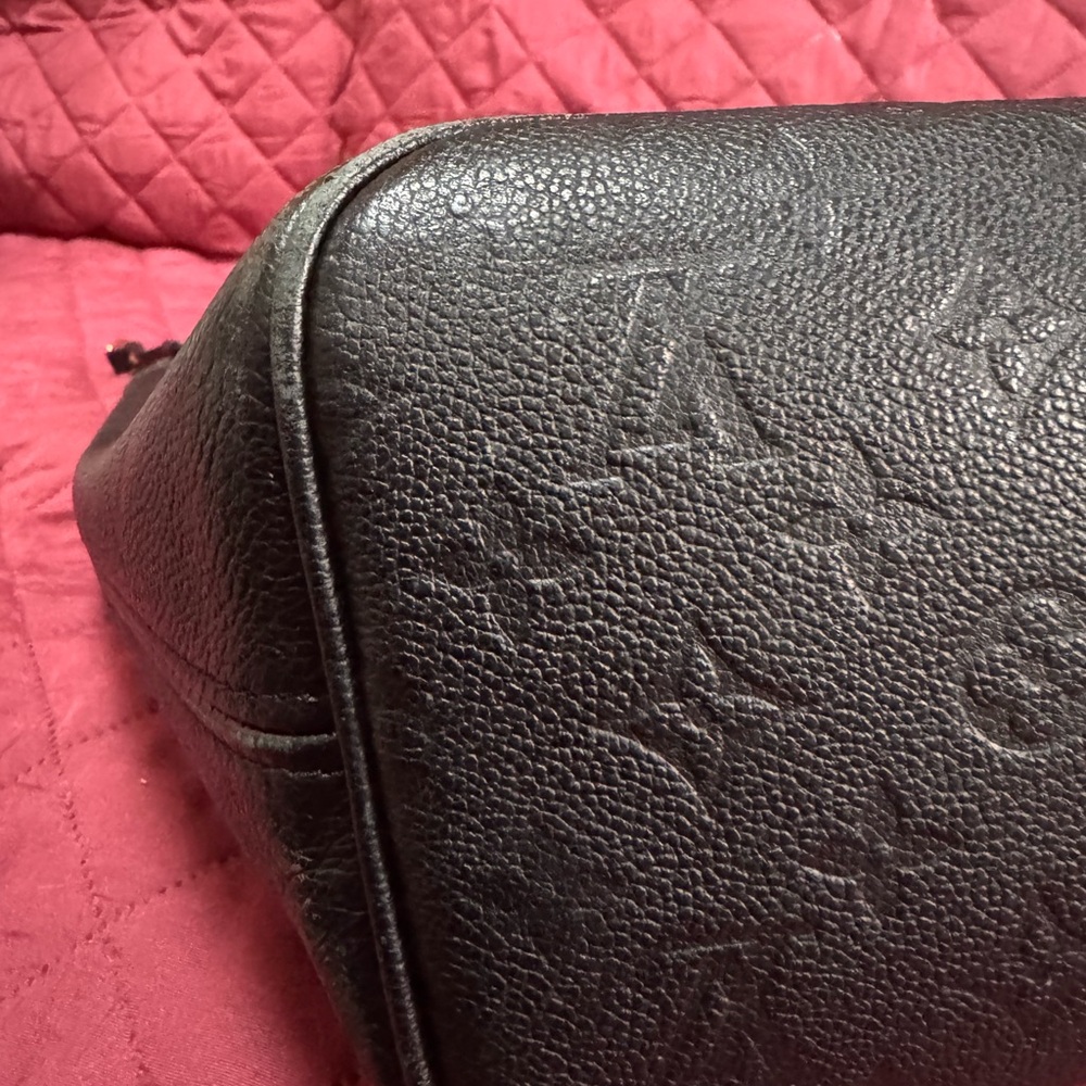 Louis Vuitton Black Embossed Tote Bag Neverfull MM- Noir. In great shape! - Picture 6 of 6